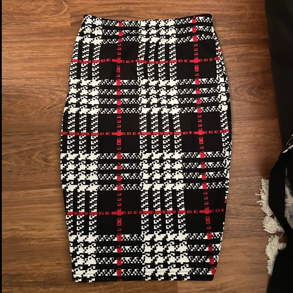 Fitted MIDI Skirt